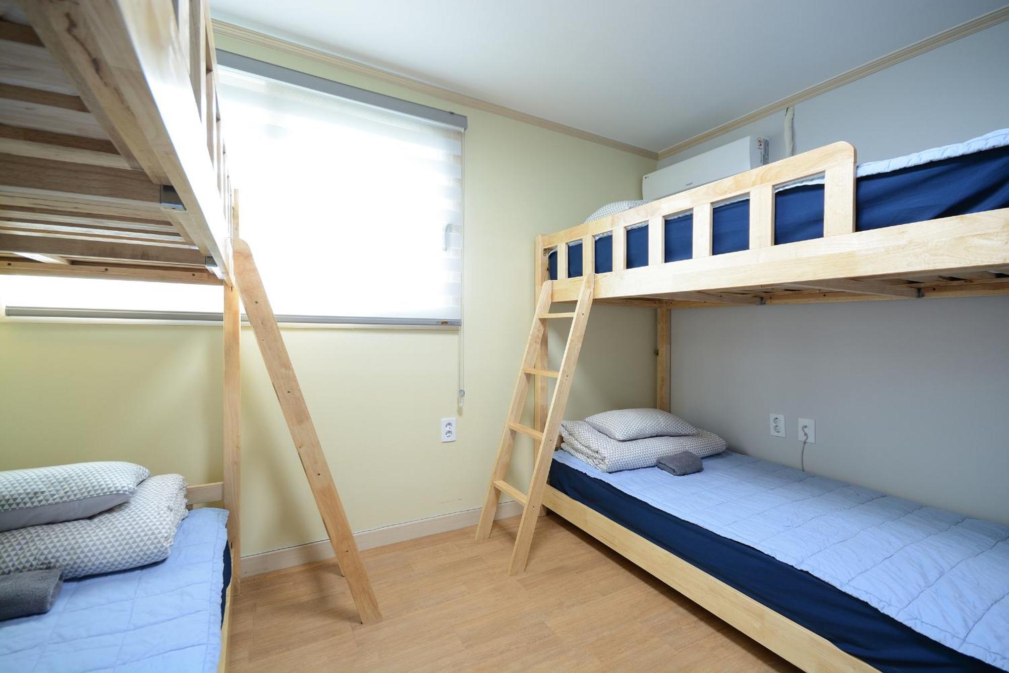 Sunnyhill Hostel Hongdae โซล ภายนอก รูปภาพ