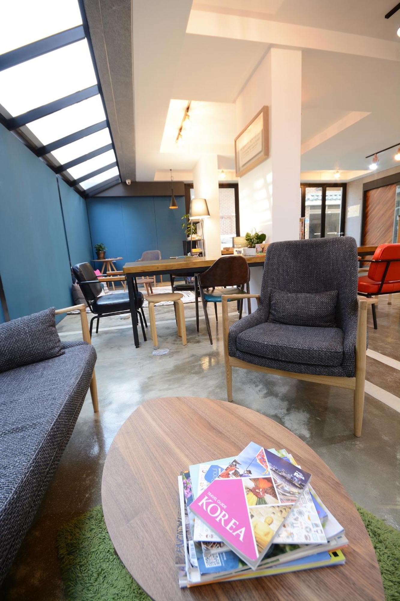 Sunnyhill Hostel Hongdae โซล ภายนอก รูปภาพ