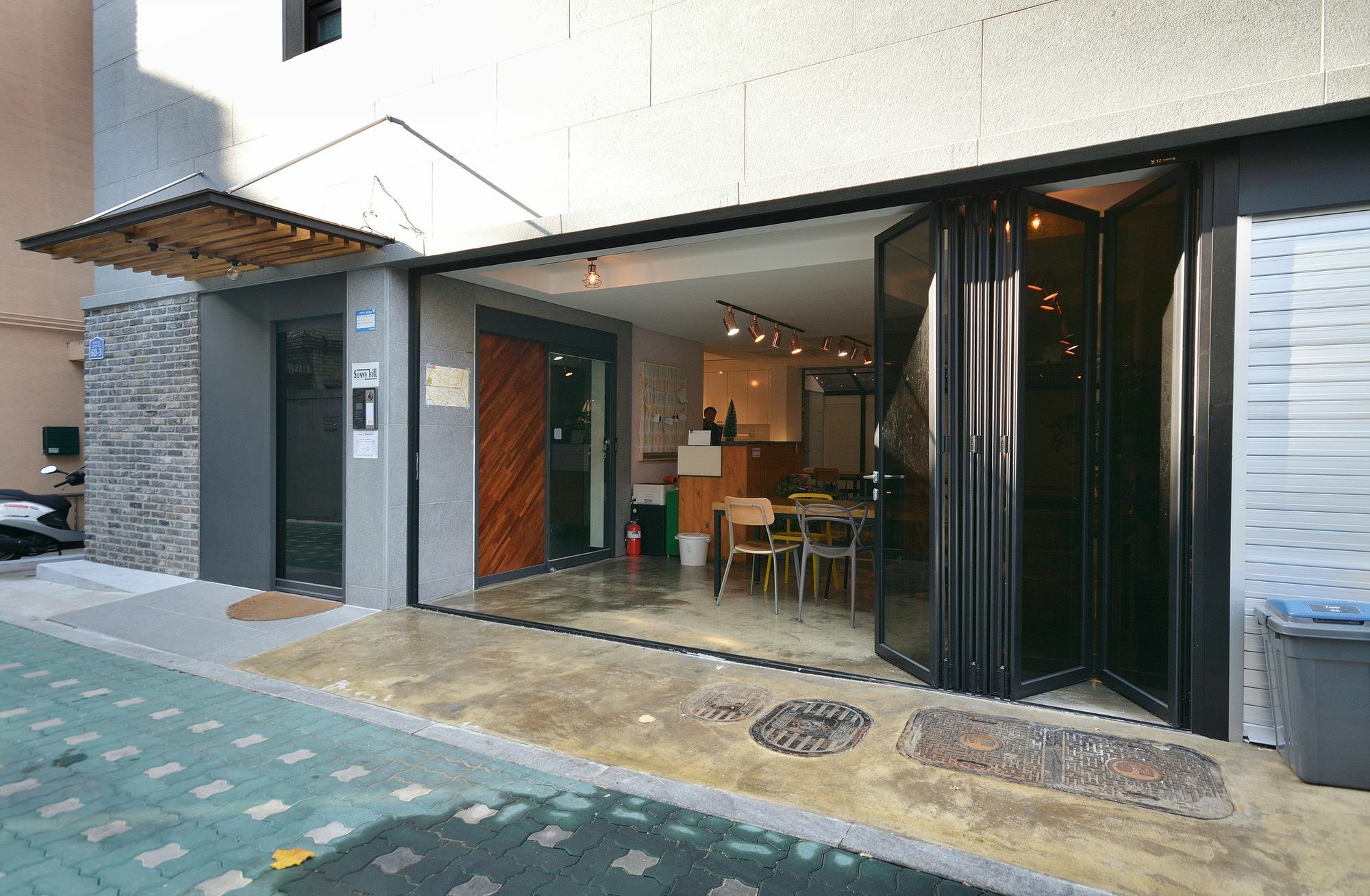 Sunnyhill Hostel Hongdae โซล ภายนอก รูปภาพ